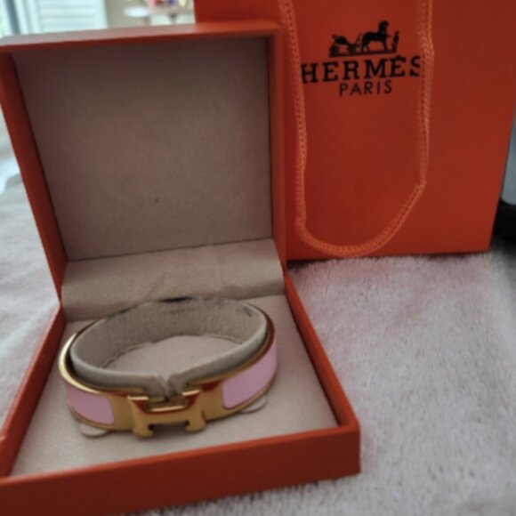 New Hermes Clic H PINK Enamel Silver Bracelet, Box, Shop Bag, Pouch, Receipt - Picture 7 of 7